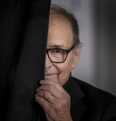 Különleges kérések: lila bútor sem lehet Ennio Morricone budapesti öltözőjében