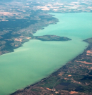 Még mindig a strand az első, ami eszünkbe jut a Balatonról