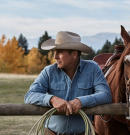 Beköltözik otthonunkba a cowboy kalapos Kevin Costner