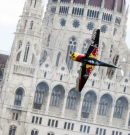 Kanadai siker a Red Bull Air Race első napján