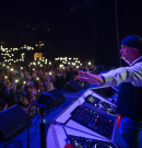 Dj Dominique élménnyekkel és országos összefogással segít!