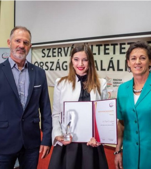 Nemes ügy felkarolásáért kapott díjat az M2 Petőfi TV stábja