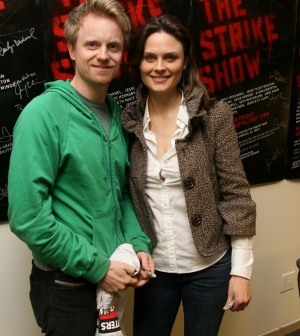 Fia született Emily Deschanelnek