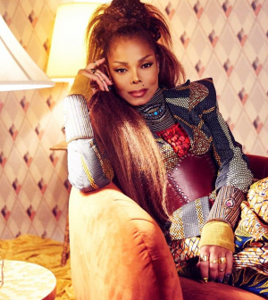 Janet Jackson kapja az MTV EMA Global Icon díját