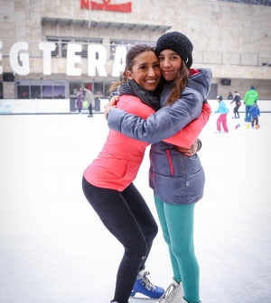 Rubint Réka lányával együtt tartott korcsolyás edzést