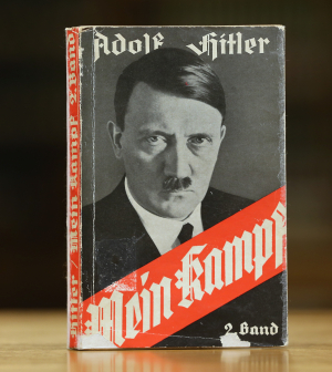 Ismét megjelenik a Mein Kampf Lengyelországban