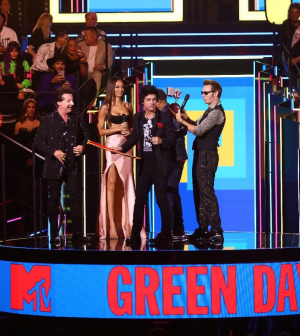 Taylor Swift és a Green Day is elnyerték az MTV EMA legjobbjainak járó díjat!