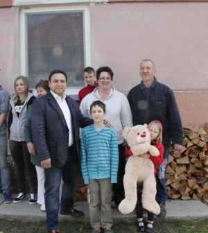 Mága Zoltán tűzifa akciója sok emberen segített