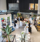 Impozáns showroomban talált otthonra a bútorüzlet