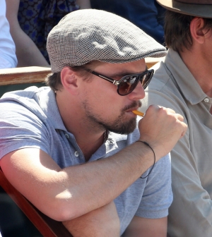 Sokk! Leonardo DiCaprio keményen rászokott a cigire!