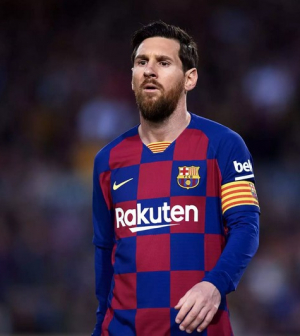 Elhagyja a Barcelonát Messi