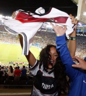 Rihanna totálisan begerjedt a foci vb döntőjén