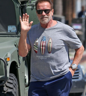 Arnold Schwarzenegger 10 év tárgyalás után hivatalosan is elvált