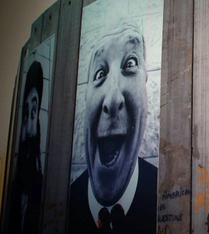"A másik ember ugyanúgy taxisofőr" - utcai művész képei a Saatchi Galériában
